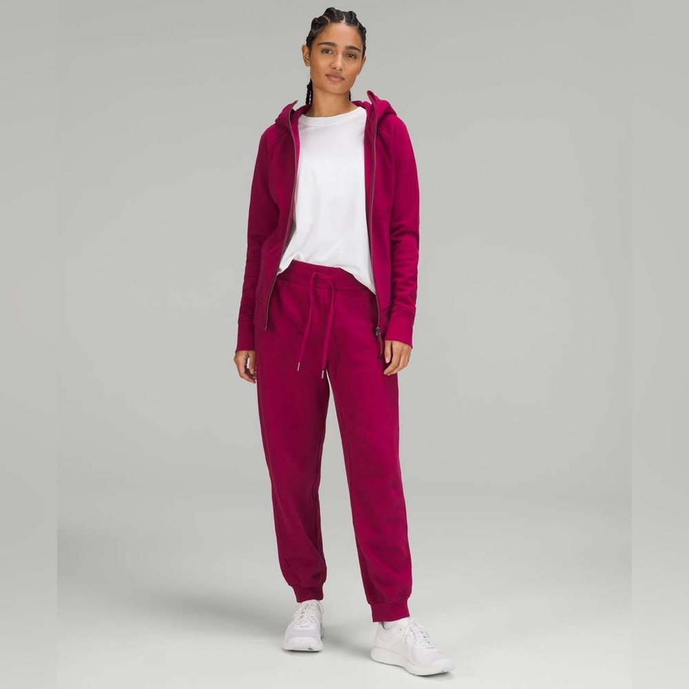 Lululemon 🍋 Scuba Relaxed-Fit High-Rise Jogger Size 6 Pomegranate